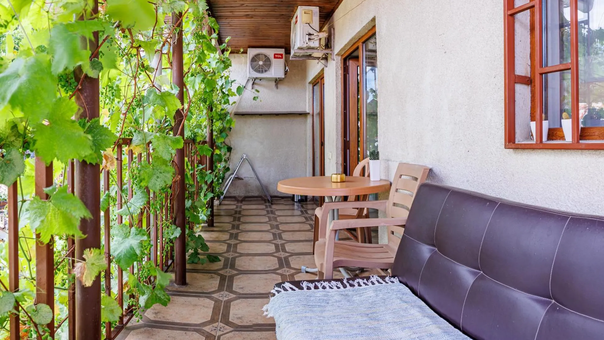 Only Flowers Girls Hostel 0*, Tbilisi Georgia